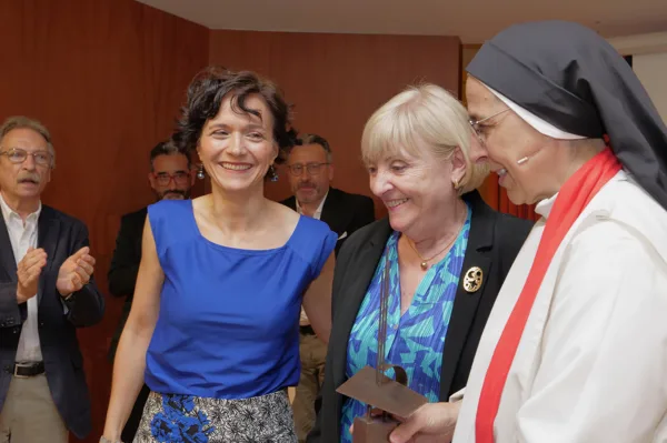 Sor Lucía Caram, Teresa Baltà, Mireia Siles